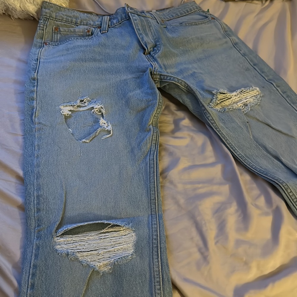 Levi Distressed Mid Rise Jeans - Picture 2 of 7